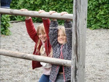 Ølsted skole - skolegård - leg